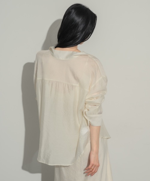 NEUNA（ヌナ）の「2wayワッシャーブラウス（シャツ/ブラウス・レディース・ベージュ/アイボリー・FREE）」の6枚目の写真
