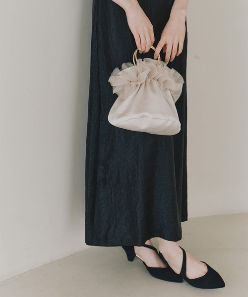 kaene(カエン)の「サテンフリルバッグ(ハンドバッグ・レディース・ブラック/ドット/ベージュ・FREE)」の14枚目の写真