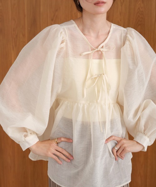 Bab（バブ）の「前後2WAY袖ボリュームリボンブラウス（シャツ/ブラウス・レディース・ライトブルー/アイボリー/ブラック・M）」の7枚目の写真