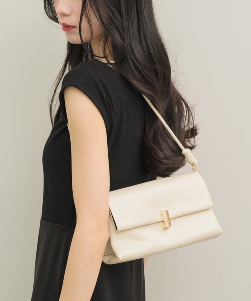 NEUNA(ヌナ)の「スクエアミニバッグ(ハンドバッグ・レディース・ブラック/ブラウン/アイボリー・FREE)」の2枚目の写真