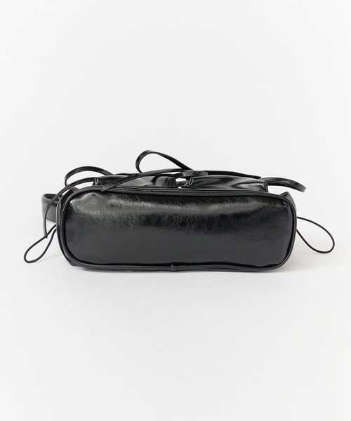 ROOPTOKYO（ループトウキョウ）の「Korean Style Pocket Shoulder Bag / 韓国スタイル ポケット ショルダーバッグ（ショルダーバッグ・レディース・シルバー/ブラック・FREE）」の14枚目の写真