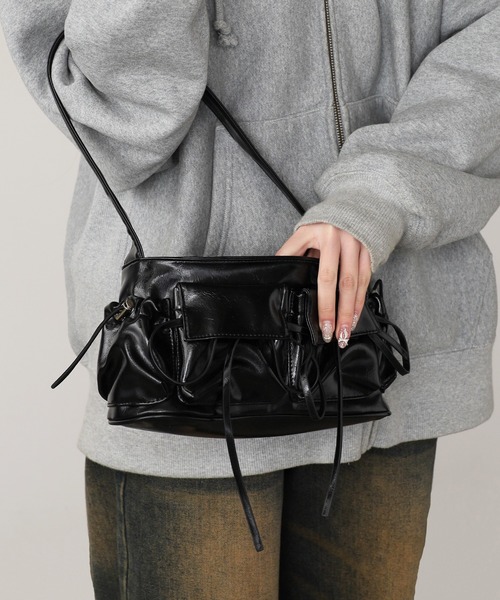 ROOPTOKYO（ループトウキョウ）の「Korean Style Pocket Shoulder Bag / 韓国スタイル ポケット ショルダーバッグ（ショルダーバッグ・レディース・シルバー/ブラック・FREE）」の22枚目の写真