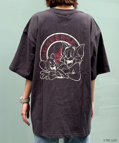Tom&Jerry(トムアンドジェリー)の「【公式】トムとジェリー CONVERSE BIG Tシャツ(Tシャツ/カットソー・メンズ・オフホワイト/ブラック・M/L)」の1枚目の写真