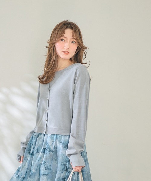 12Twelve Agenda（トゥエルブ　アジェンダ）の「【UVカット】Vネッククロップド長袖ニットカーディガン（カーディガン/ボレロ・レディース・オフホワイト/ブラック/グレー・M）」の6枚目の写真