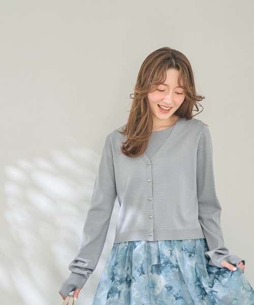12Twelve Agenda（トゥエルブ　アジェンダ）の「【UVカット】Vネッククロップド長袖ニットカーディガン（カーディガン/ボレロ・レディース・オフホワイト/ブラック/グレー・M）」の5枚目の写真