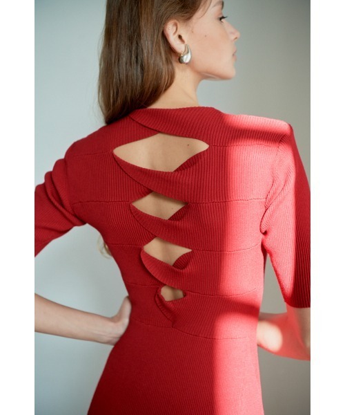 Estella.K(エステラケー)の「Elena Dress ツイストバックカットアウトニットドレス(ワンピース・レディース・レッド/ブラック/ブルー・FREE)」の18枚目の写真