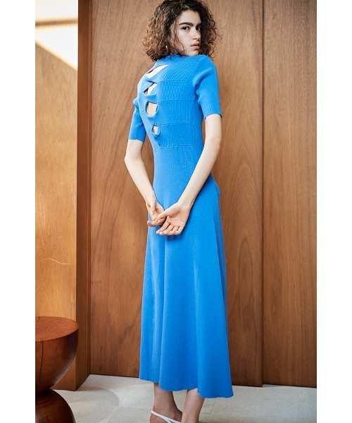 Estella.K(エステラケー)の「Elena Dress ツイストバックカットアウトニットドレス(ワンピース・レディース・レッド/ブラック/ブルー・FREE)」の9枚目の写真