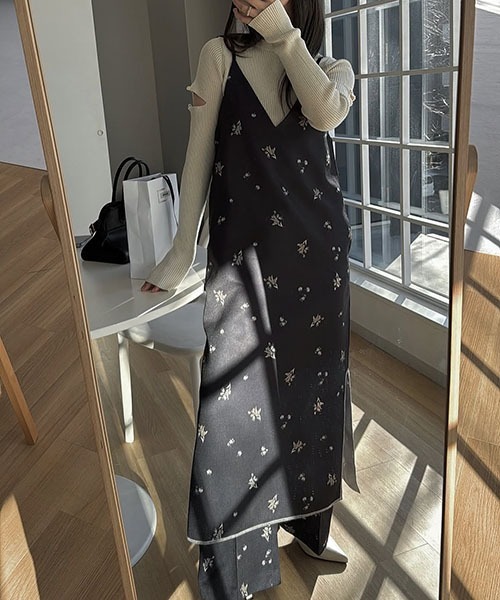 WILLFULLY（ウィルフリー）の「double belt loop center seam ditsy print PT（スラックス・レディース・ブラック/ベージュ・FREE）」の17枚目の写真