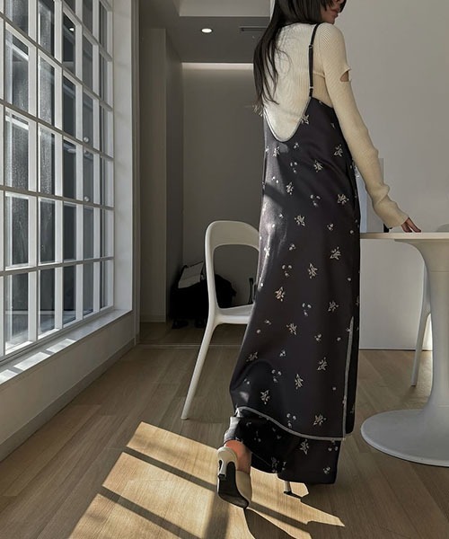 WILLFULLY（ウィルフリー）の「double belt loop center seam ditsy print PT（スラックス・レディース・ブラック/ベージュ・FREE）」の19枚目の写真