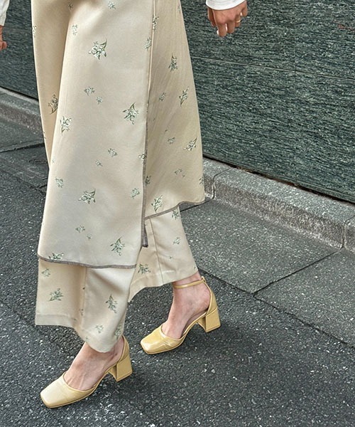 WILLFULLY（ウィルフリー）の「double belt loop center seam ditsy print PT（スラックス・レディース・ブラック/ベージュ・FREE）」の5枚目の写真