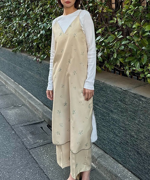 WILLFULLY（ウィルフリー）の「double belt loop center seam ditsy print PT（スラックス・レディース・ブラック/ベージュ・FREE）」の7枚目の写真