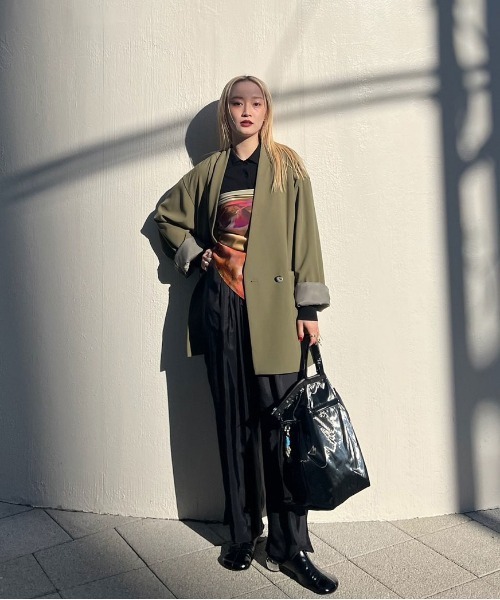 Ameri(アメリ)の「RELAX SILKY STRIGHT PANTS(その他パンツ・レディース・ミント/ブラック/ブルー・SMALL/MEDIUM)」の4枚目の写真