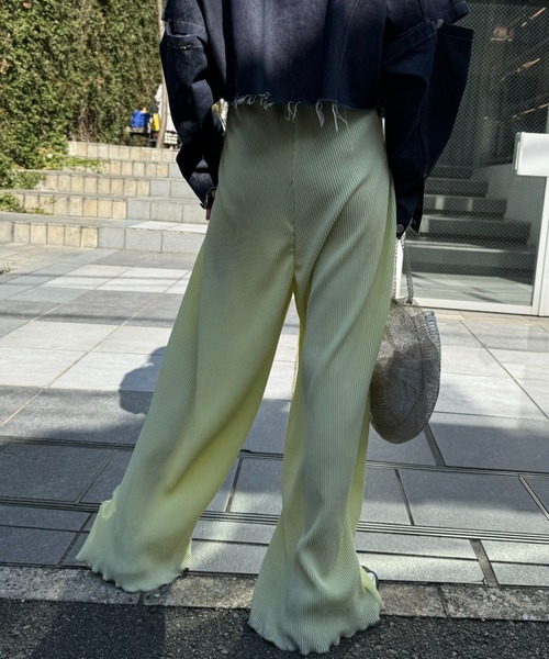 MAISON ELLIE(メゾンエリー)の「cut off pleats wide pants(その他パンツ・レディース・ライトグリーン/コーラル/ブラック・FREE)」の11枚目の写真