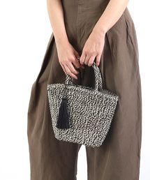 COOCO（クーコ）の「メタリックフィルム×ペーパー編みタッセル付カゴバッグ（かごバッグ）」