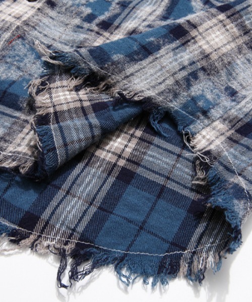B'day（ビーデイ）の「【 B'day / ビーデー 】ヴィンテージ加工フリンジチェックシャツ（シャツ/ブラウス・メンズ・ブルー/ブラック・XX-LARGE/X-LARGE/LARGE）」の10枚目の写真