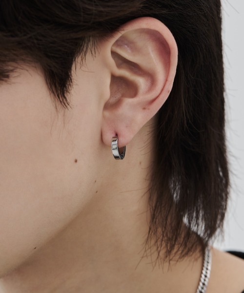 WYZ surgical stainless(ダブリューワイジィーサージカルステンレス)の「【 金属アレルギー対応 】シンプルフープピアス サージカルステンレス (両耳用)直径13mm, 幅3mm(ピアス(両耳用)・メンズ・ゴールド/ブラック/シルバー・FREE)」の21枚目の写真