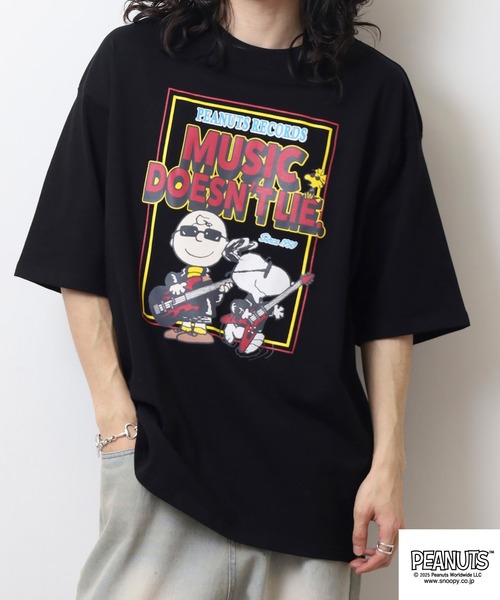 PEANUTS(ピーナッツ)の「PEANUTS ROCK柄ヘビーウエイトドロップショルダーTシャツ(Tシャツ/カットソー・メンズ・オフホワイト/ブラック/ライトカーキ・S/M/L/LL)」の14枚目の写真
