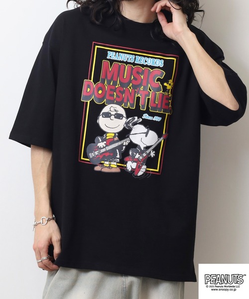 PEANUTS(ピーナッツ)の「PEANUTS ROCK柄ヘビーウエイトドロップショルダーTシャツ(Tシャツ/カットソー・メンズ・オフホワイト/ブラック/ライトカーキ・S/M/L/LL)」の16枚目の写真