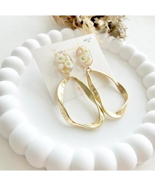 tone(トーン)の「【S.coeuf】【S.coeuf】金属アレルギー対応イヤリング お花×変形大ぶりデザインリング マットゴールド(MA)(イヤリング・レディース・グレイッシュベージュ/ホワイト・FREE)」の4枚目の写真