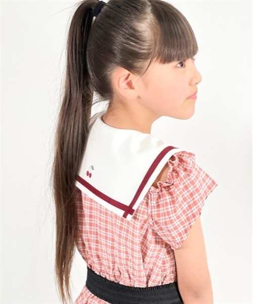 axes femme(アクシーズファム)の「チェック柄セーラー肩開きワンピース(ワンピース・キッズ・レッド/サックスブルー・MEDIUM/LARGE/X-LARGE)」の6枚目の写真