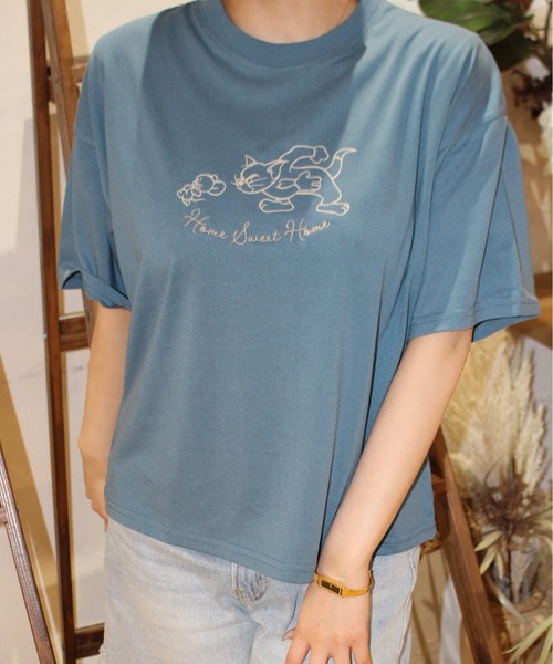 Tom&Jerry(トムアンドジェリー)の「【TOM & JERRY/トムとジェリー】天竺 プリント/刺繍 WIDEシルエット 半袖Tシャツ(Tシャツ/カットソー・レディース・ブルー系/ブラウン/オフホワイト/ライラック・L/M)」の3枚目の写真