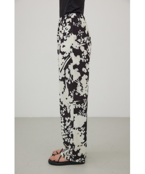 crie conforto(クリーコンフォルト)の「ブラーフラワープリントパンツ(スラックス・レディース・ホワイト系その他/イエロー系その他/ブラウン系その他・MEDIUM/SMALL)」の18枚目の写真