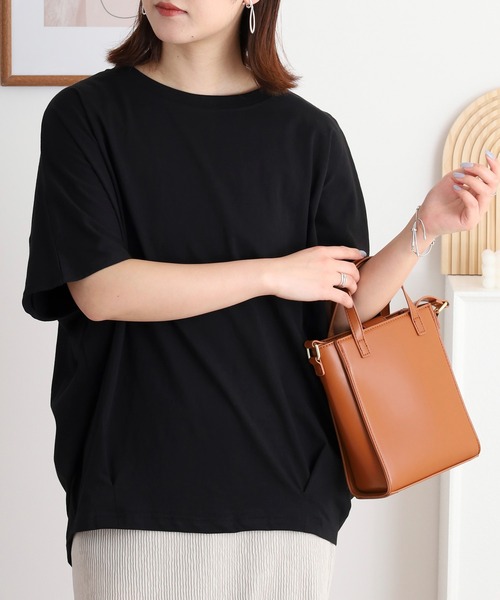 atONE(アットワン)の「コクーンシルエットプルオーバー(Tシャツ/カットソー・レディース・チャコールグレー/オフホワイト/ブラック/グレイッシュベージュ/ミント・M-L/4L~5L/LL~3L)」の3枚目の写真