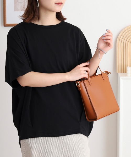 atONE(アットワン)の「コクーンシルエットプルオーバー(Tシャツ/カットソー・レディース・チャコールグレー/オフホワイト/ブラック/グレイッシュベージュ/ミント・M-L/4L~5L/LL~3L)」の6枚目の写真