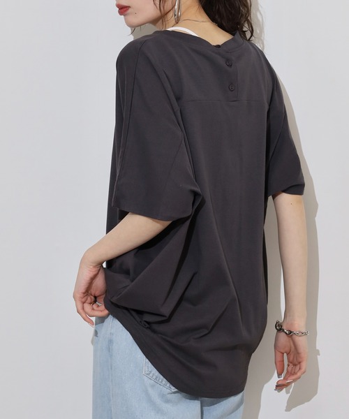 atONE(アットワン)の「コクーンシルエットプルオーバー(Tシャツ/カットソー・レディース・チャコールグレー/オフホワイト/ブラック/グレイッシュベージュ/ミント・M-L/4L~5L/LL~3L)」の21枚目の写真