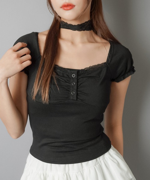 SPINNS（スピンズ）の「大人気デザインが半袖になって再登場！半袖カットソー/レースタイ/細マフラー付き（Tシャツ/カットソー・レディース・ベージュ/チャコール/ブラック/アイボリー・ONESIZE）」の2枚目の写真