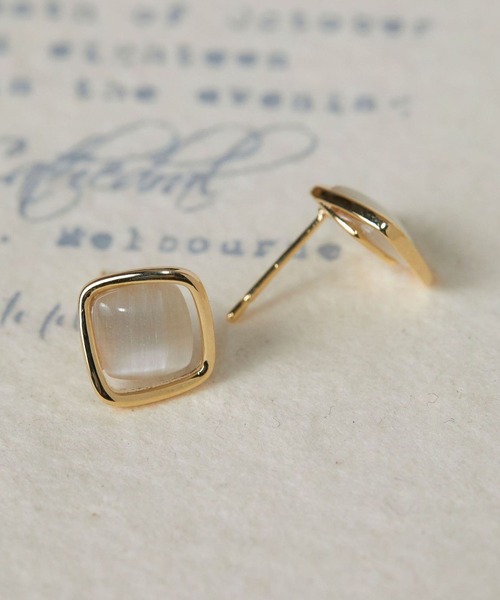 yu-ka(ユーカ)の「YU-KA:レトロスクエアデザインピアス retro square design pierce(ピアス(両耳用)・レディース・ゴールド・FREE)」の3枚目の写真
