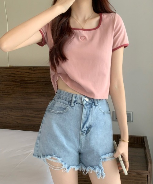 WEGO（ウィゴー）の「WEGO/パイピングハート刺繍Tシャツ（Tシャツ/カットソー・レディース・ブラック/ピンク/ホワイト・MEDIUM/SMALL）」の12枚目の写真