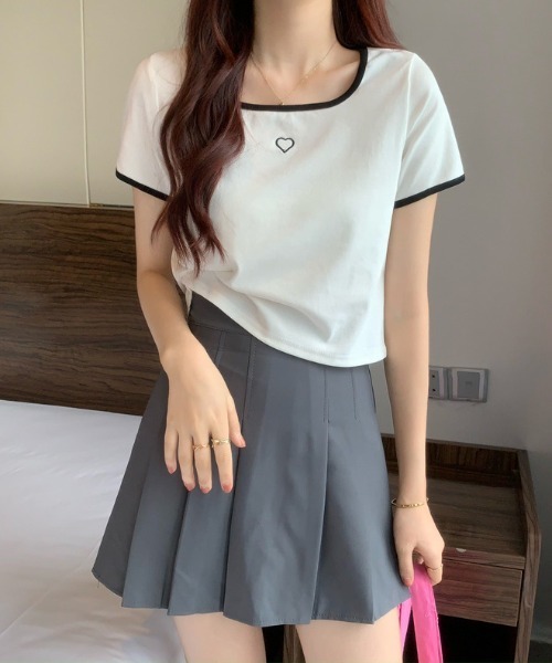 WEGO（ウィゴー）の「WEGO/パイピングハート刺繍Tシャツ（Tシャツ/カットソー・レディース・ブラック/ピンク/ホワイト・MEDIUM/SMALL）」の8枚目の写真