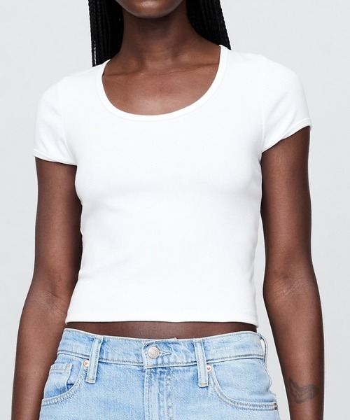 GAP(ギャップ)の「モダン クロップド キャップスリーブTシャツ(Tシャツ/カットソー・レディース・レッド/ホワイト/ホワイト×ブルー/ブラック・M/L/XL/XXS/XS/S)」の2枚目の写真