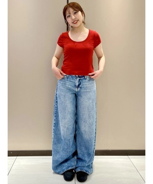 GAP(ギャップ)の「モダン クロップド キャップスリーブTシャツ(Tシャツ/カットソー・レディース・レッド/ホワイト/ホワイト×ブルー/ブラック・M/L/XL/XXS/XS/S)」の7枚目の写真