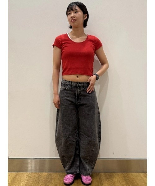 GAP(ギャップ)の「モダン クロップド キャップスリーブTシャツ(Tシャツ/カットソー・レディース・レッド/ホワイト/ホワイト×ブルー/ブラック・M/L/XL/XXS/XS/S)」の8枚目の写真