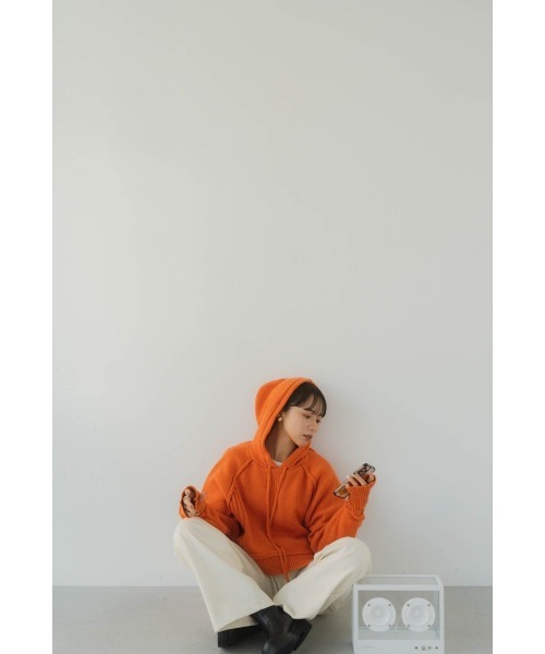 Knuth Marf(クヌースマーフ)の「cropped knit hoodie(パーカー・レディース・オレンジ・FREE)」の8枚目の写真