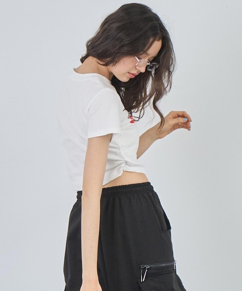 ANAP(アナップ)の「ウエストシャーリングロゴ Tシャツ(Tシャツ/カットソー・レディース・グレー/ブラック/ホワイト・FREE)」の19枚目の写真