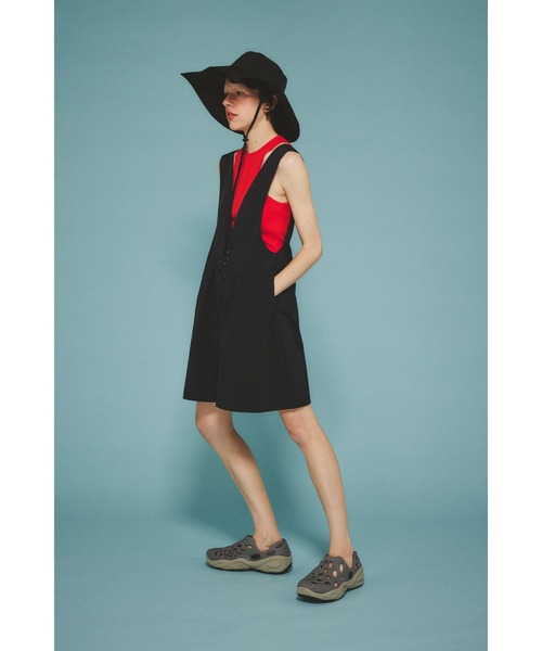 HeRIN.CYE(ヘリンドットサイ)の「Short overalls ショートオーバーオール(つなぎ/オールインワン・レディース・オレンジ/ブラック/ブルー・36/38)」の7枚目の写真