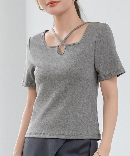 DAY CLOSET(デイ クローゼット)の「レディース デコルテきれい魅せ。半袖クロスネックリブトップス(Tシャツ/カットソー・レディース・ホワイト/ブラック/グレー/チャコールグレー・FREE)」の4枚目の写真
