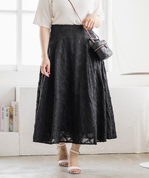 CLETTE(クレット)の「フリルチェックフレアスカート(スカート・レディース・ブラック/アイボリー/ブルー・LL/3L/4L)」の1枚目の写真