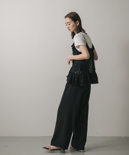 SENSE OF PLACE by URBAN RESEARCH(センスオブプレイスバイアーバンリサーチ)の「フリルレースキャミトップ(キャミソール・レディース・オフホワイト/ブラック・ONE)」の11枚目の写真