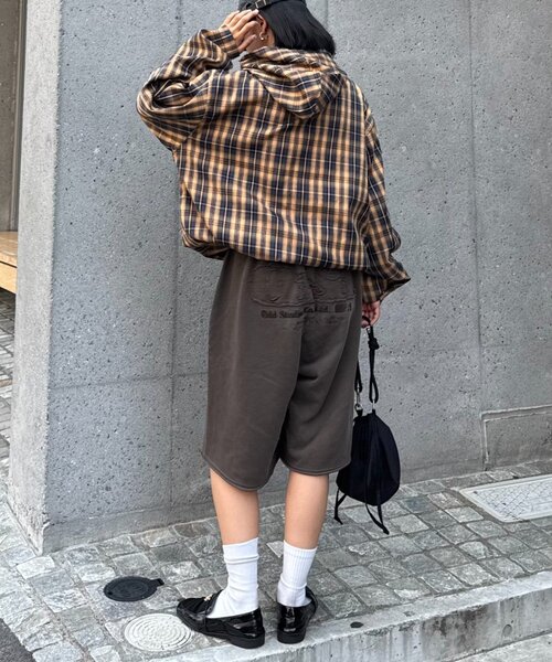 ODD STUDIO（オッドスタジオ）の「■【OddStudio】ピグメントバックダメージロゴスウェットハーフパンツ（スウェットパンツ・レディース・ピンク/ブラウン/チャコールグレー・MEDIUM/LARGE）」の6枚目の写真