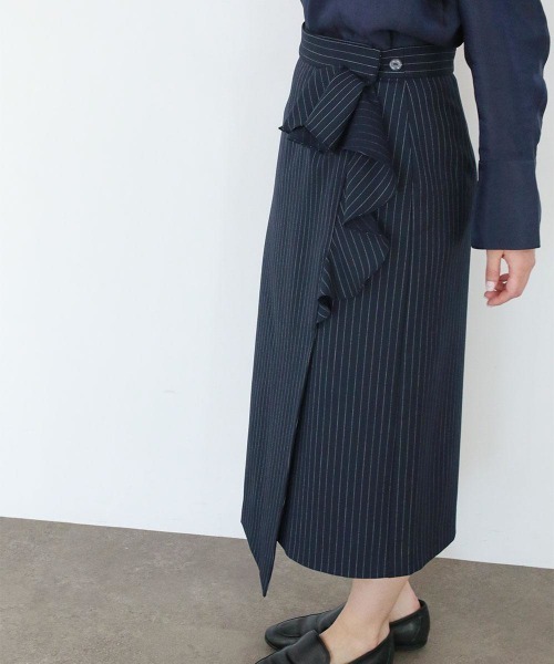 Marilyn Moon(マリリンムーン)の「warm pinstripe wrap skirt(スカート・レディース・ネイビー/キャメル/グレー・FREE)」の15枚目の写真