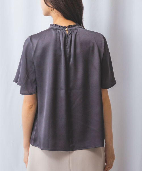 NARACAMICIE(ナラカミーチェ)の「【NARACAMICIE】シボサテン衿フリルギャザー半袖ブラウス(シャツ/ブラウス・レディース・グレー/ホワイト・M/XL)」の15枚目の写真