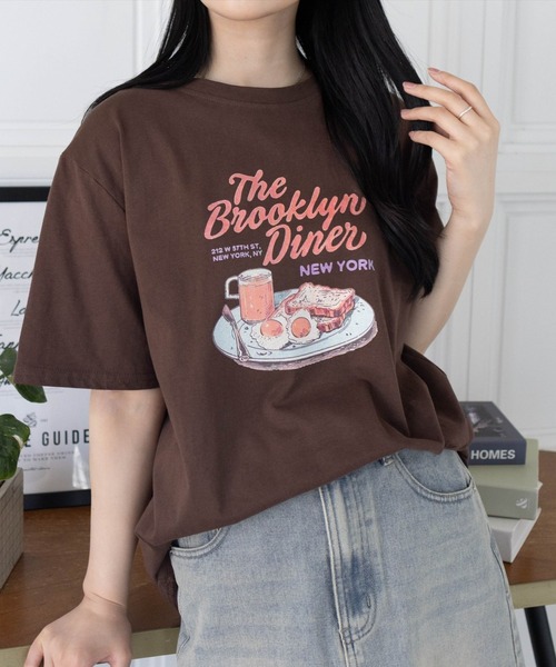 clear（クリア）の「グラフィックプリントTシャツ[カジュアル 夏 キャッチー]（Tシャツ/カットソー・レディース・オフホワイト/イエロー/ブラウン・F）」の2枚目の写真