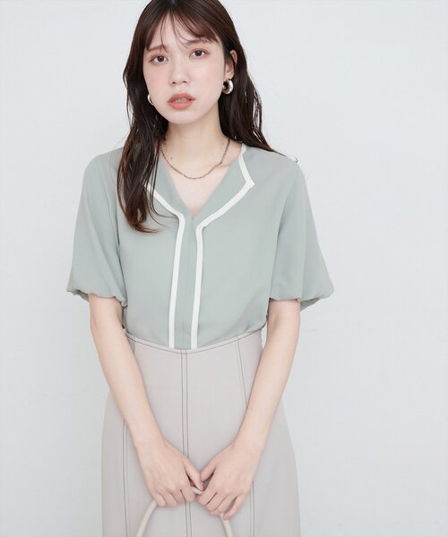 natural couture（ナチュラルクチュール）の「【WEB限定】パフスリーブパイピングブラウス（シャツ/ブラウス・レディース・オフホワイト/グレイッシュベージュ/ネイビー/ミント・FREE）」の3枚目の写真