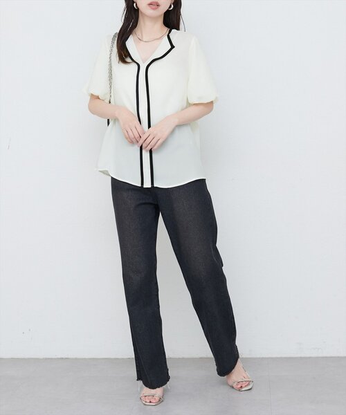 natural couture（ナチュラルクチュール）の「【WEB限定】パフスリーブパイピングブラウス（シャツ/ブラウス・レディース・オフホワイト/グレイッシュベージュ/ネイビー/ミント・FREE）」の7枚目の写真