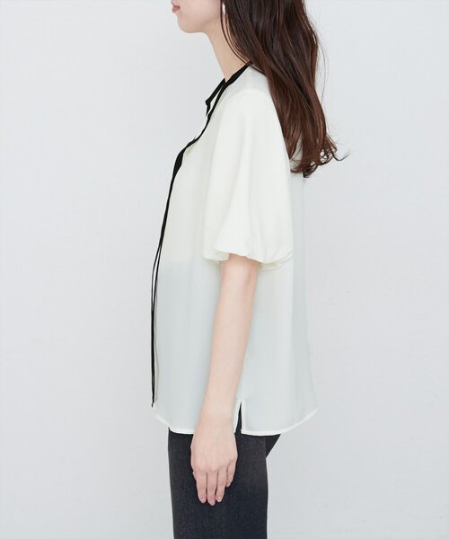 natural couture（ナチュラルクチュール）の「【WEB限定】パフスリーブパイピングブラウス（シャツ/ブラウス・レディース・オフホワイト/グレイッシュベージュ/ネイビー/ミント・FREE）」の5枚目の写真