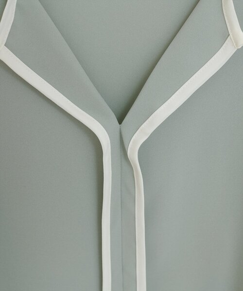 natural couture（ナチュラルクチュール）の「【WEB限定】パフスリーブパイピングブラウス（シャツ/ブラウス・レディース・オフホワイト/グレイッシュベージュ/ネイビー/ミント・FREE）」の16枚目の写真